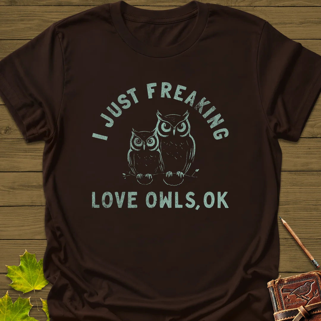 Freaking Love Owls T-Shirt in Dark Chocolate