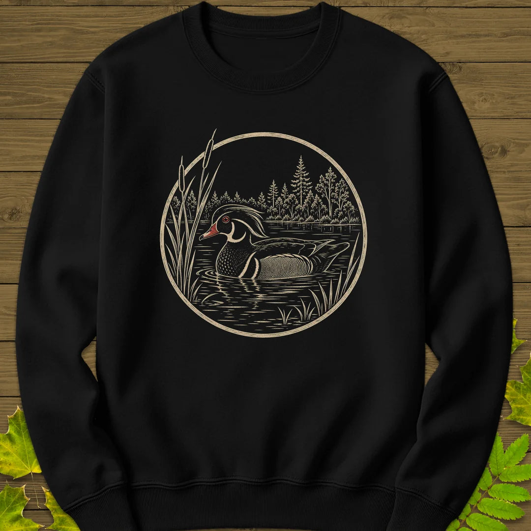 Pond Wanderer Sweatshirt in Black