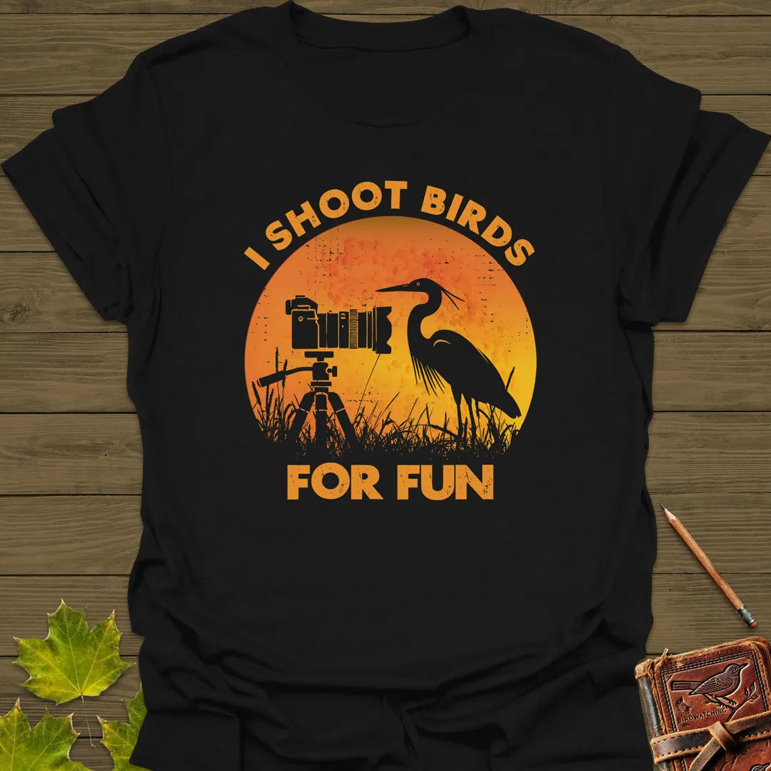 I Shoot Birds Photography Pun T-Shirt