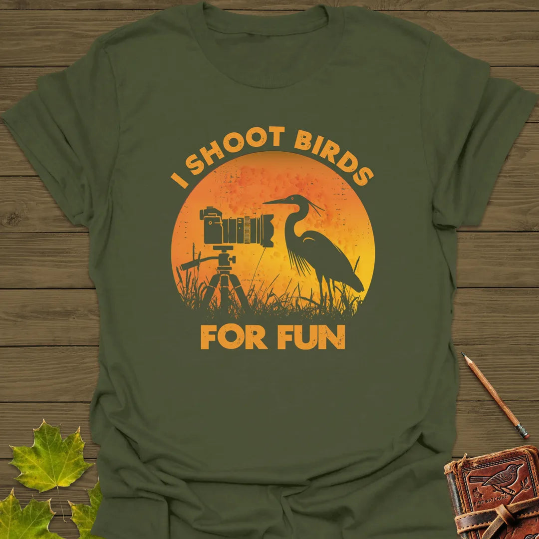 I Shoot Birds Photography Pun T-Shirt